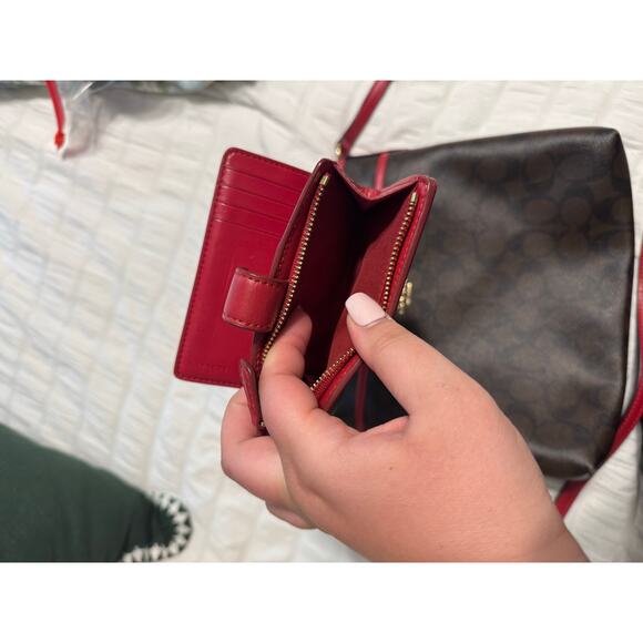 Like New Coach File Cross Body Signature Canvas Red Trim w/ Matching Wallet - Picture 4 of 8